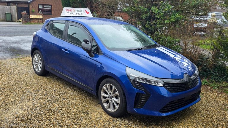 blue renault clio waiting for it next lessons at penygroes start 2 pass manuel blue renault clio waiting for it next lessons at penygroes